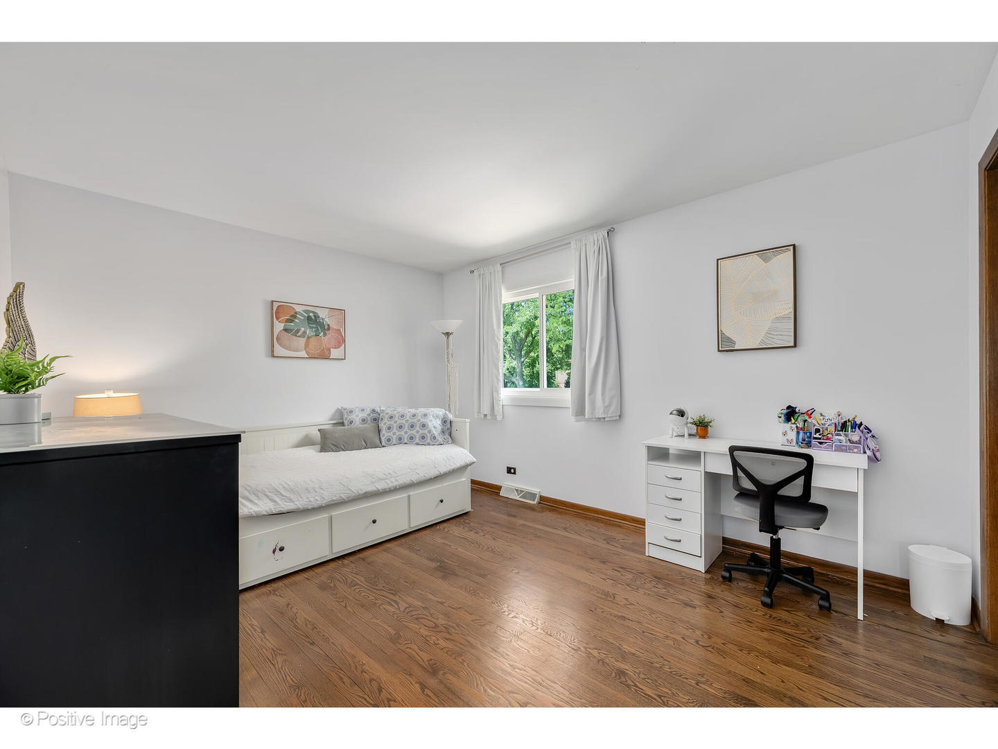 7108 Dexter Road Downers Grove, IL 60516 - Photo 17 of 21 Gallery Image 17