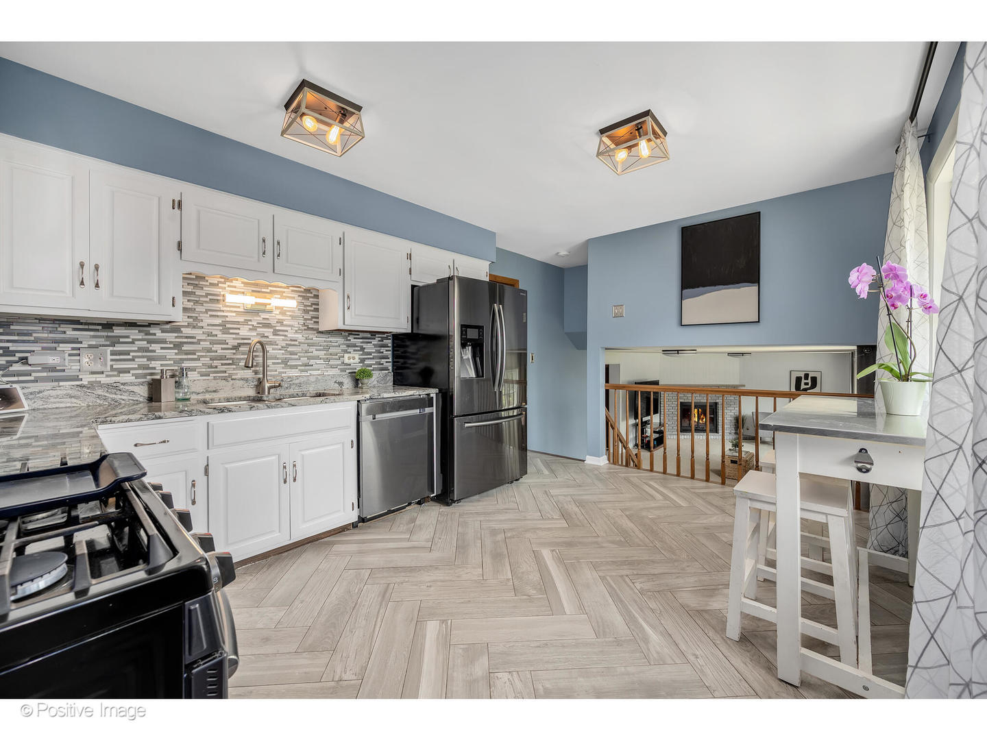 7108 Dexter Road Downers Grove, IL 60516 - Photo 6 of 21 Gallery Image 6