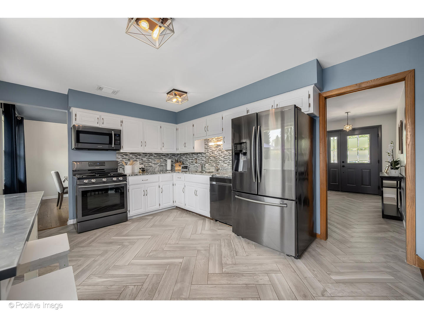 7108 Dexter Road Downers Grove, IL 60516 - Photo 7 of 21 Gallery Image 7