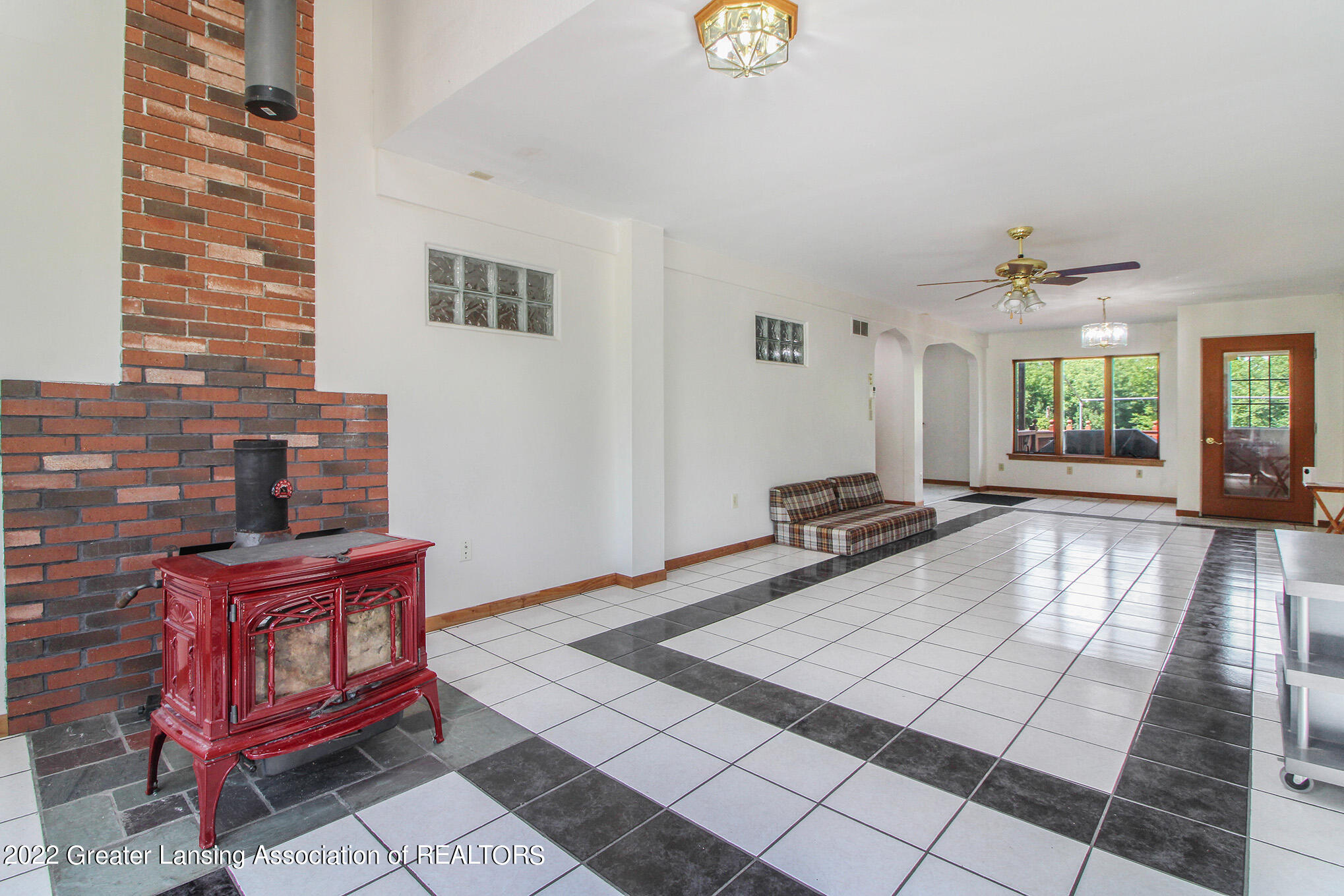 3065 East State Road Lansing, MI 48906 - Photo 4 of 29 04