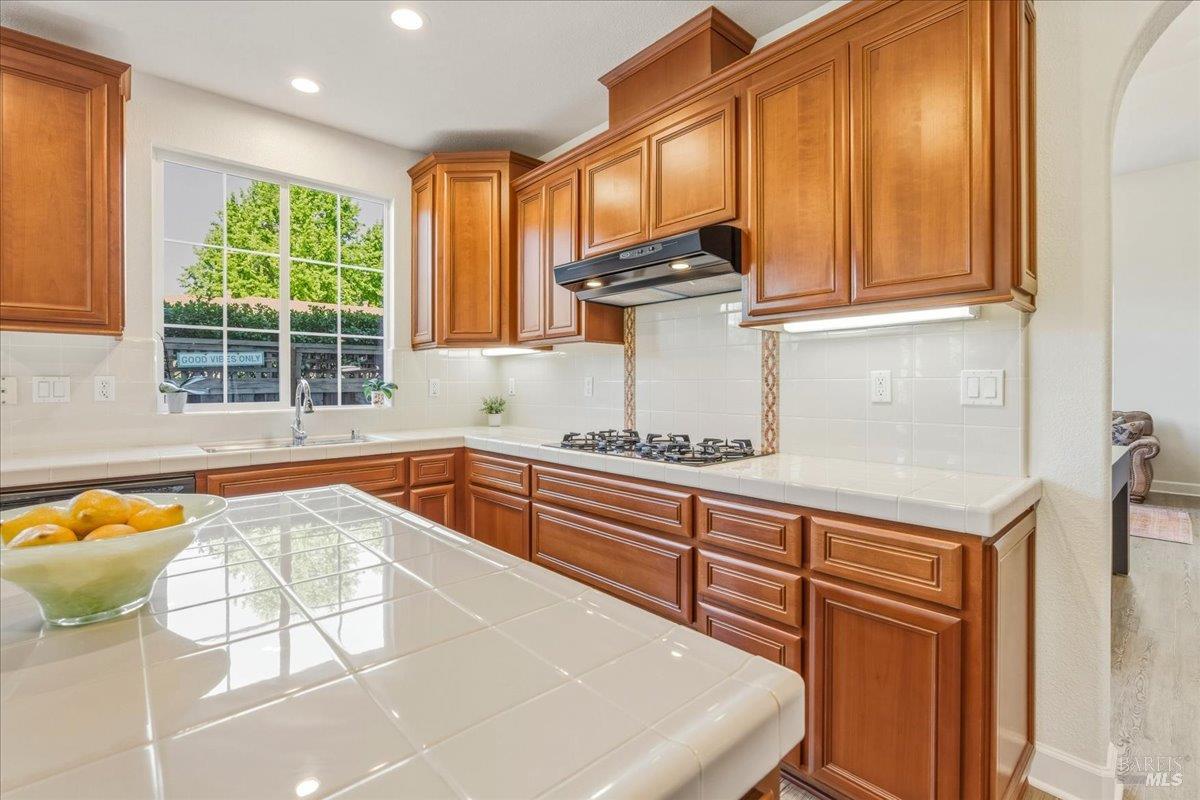 214 Ranch Court Novato, CA 94945 - Photo 11 of 41 Gallery Image 11