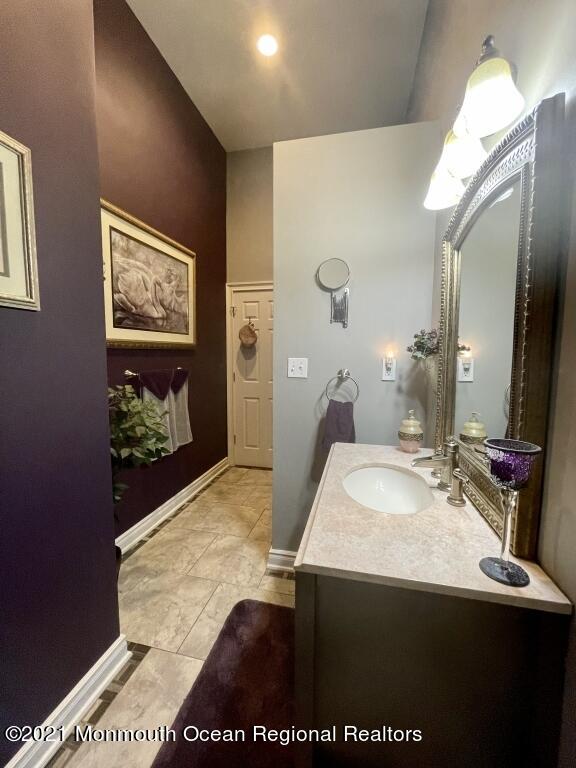 200 Jackson Mills Road Freehold, NJ 07728 - Photo 19 of 43 23-Guest Bath