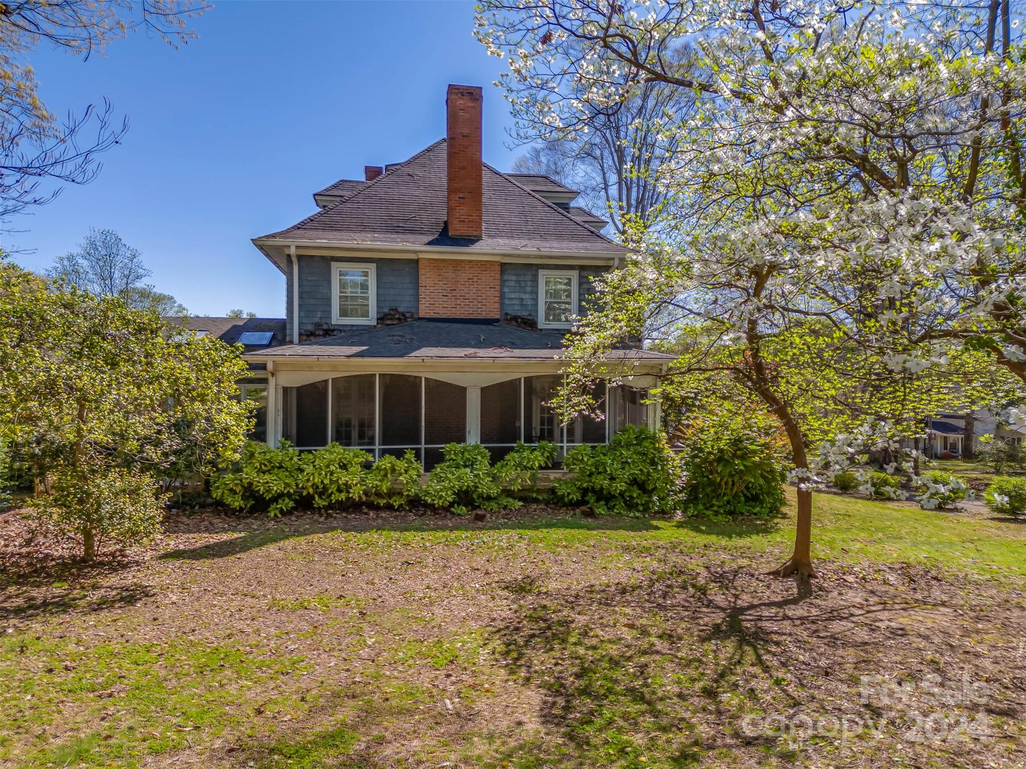 267 South Ridgecrest Avenue Rutherfordton, NC 28139 - Photo 2 of 48 a front view of a house with a yard