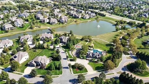 $995,000 | 11510 West 157th Terrace, Overland Park, KS 66221
