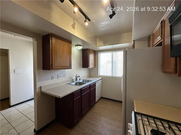 $1,500 | 760 Anne Lane, Henderson, NV 89015
