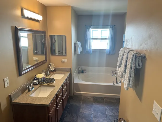 $425,000 | 25644 Barrow Road, Manhattan, IL 60442