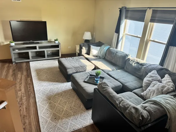 $425,000 | 25644 Barrow Road, Manhattan, IL 60442