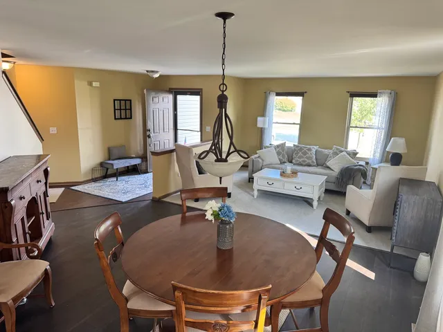 $425,000 | 25644 Barrow Road, Manhattan, IL 60442