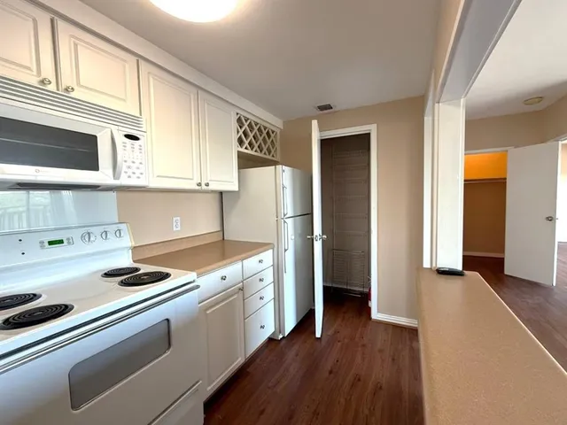 $2,150 | 6211 West Northwest Highway, Unit G514, Dallas, TX 75225
