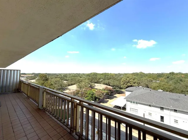 $2,150 | 6211 West Northwest Highway, Unit G514, Dallas, TX 75225