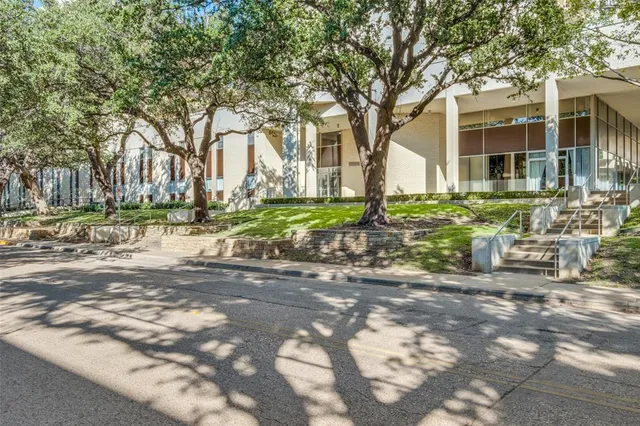 $2,150 | 6211 West Northwest Highway, Unit G514, Dallas, TX 75225