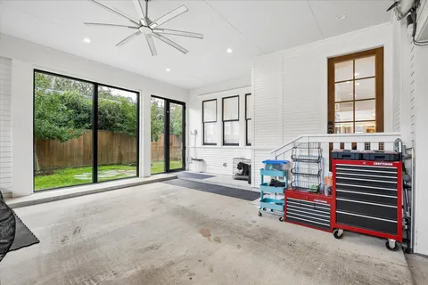 $1,249,000 | 221 East 12th Street, Houston, TX 77008