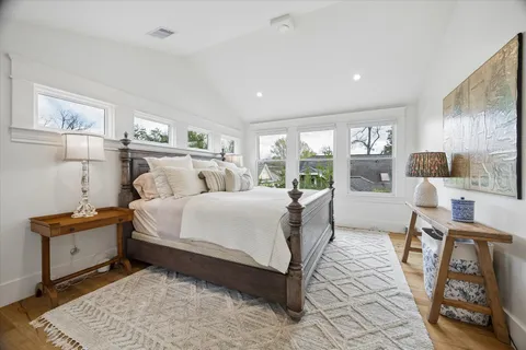 $1,249,000 | 221 East 12th Street, Houston, TX 77008