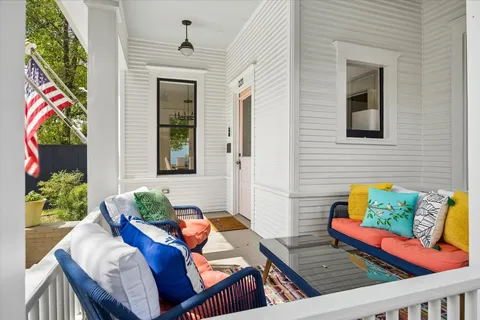 $1,249,000 | 221 East 12th Street, Houston, TX 77008