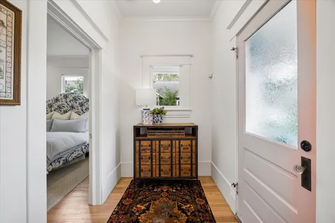 $1,249,000 | 221 East 12th Street, Houston, TX 77008