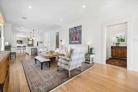 $1,249,000 | 221 East 12th Street, Houston, TX 77008