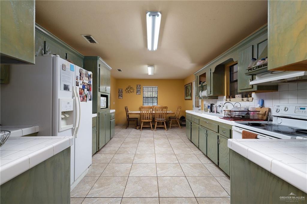 285 Tulipan Street Roma, TX 78584 - Photo 7 of 17 Gallery Image 7