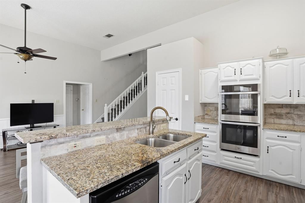 3944 Cedar Ridge Drive Bedford, TX 76021 - Photo 9 of 26