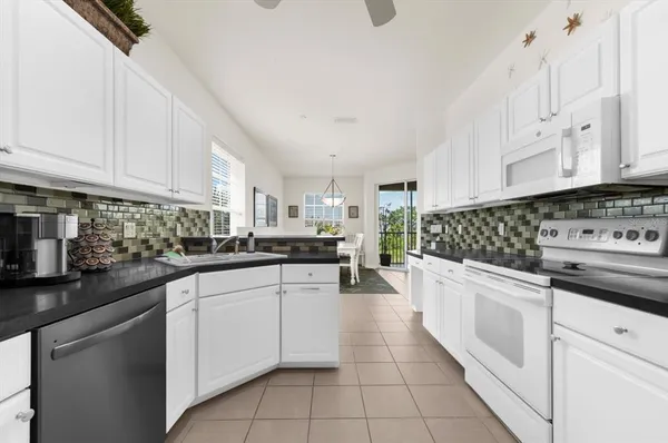 $2,200 | 4500 Streamside Court, Unit 1408, Sarasota, FL 34238