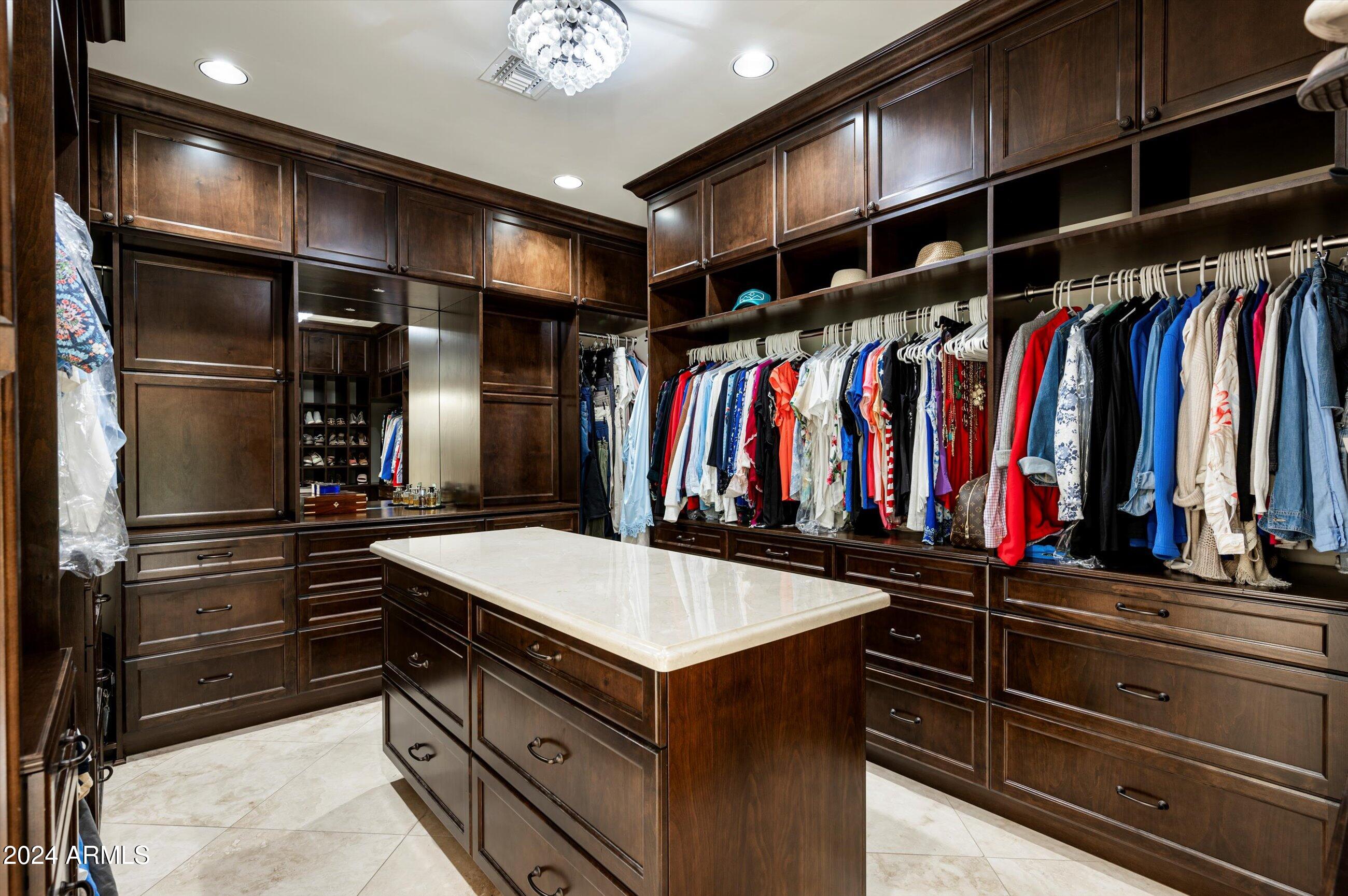 6565 East Stallion Road Paradise Valley, AZ 85253 - Photo 24 of 67 Master Closet