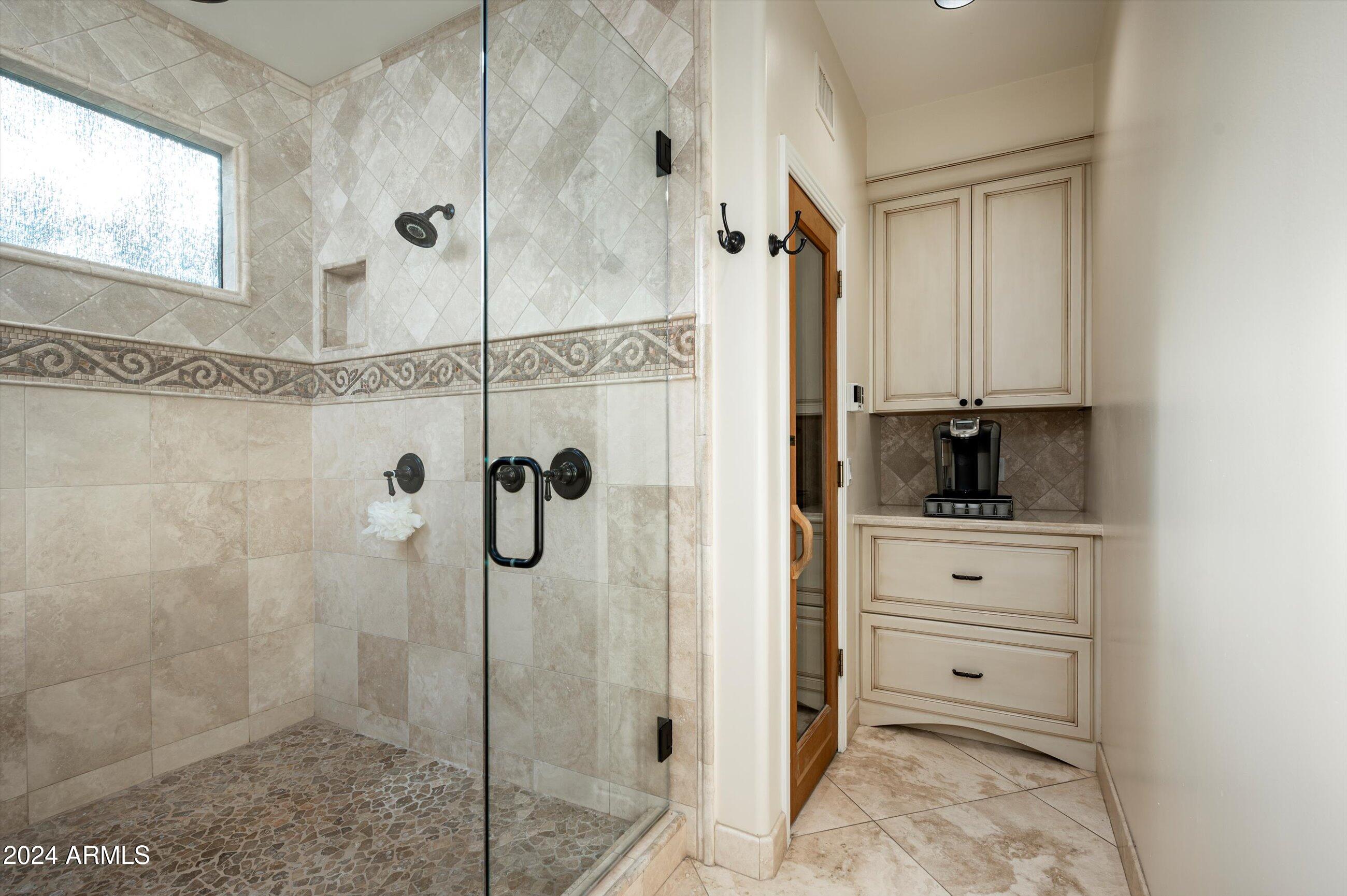6565 East Stallion Road Paradise Valley, AZ 85253 - Photo 25 of 67 Master Shower