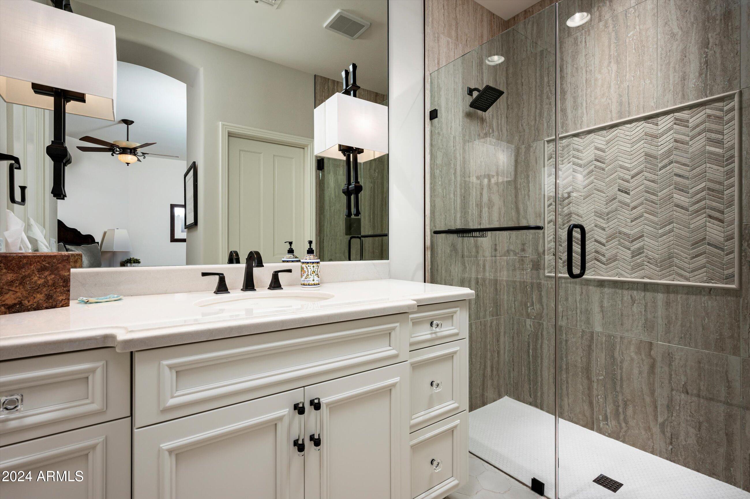 6565 East Stallion Road Paradise Valley, AZ 85253 - Photo 28 of 67 Bathroom 2