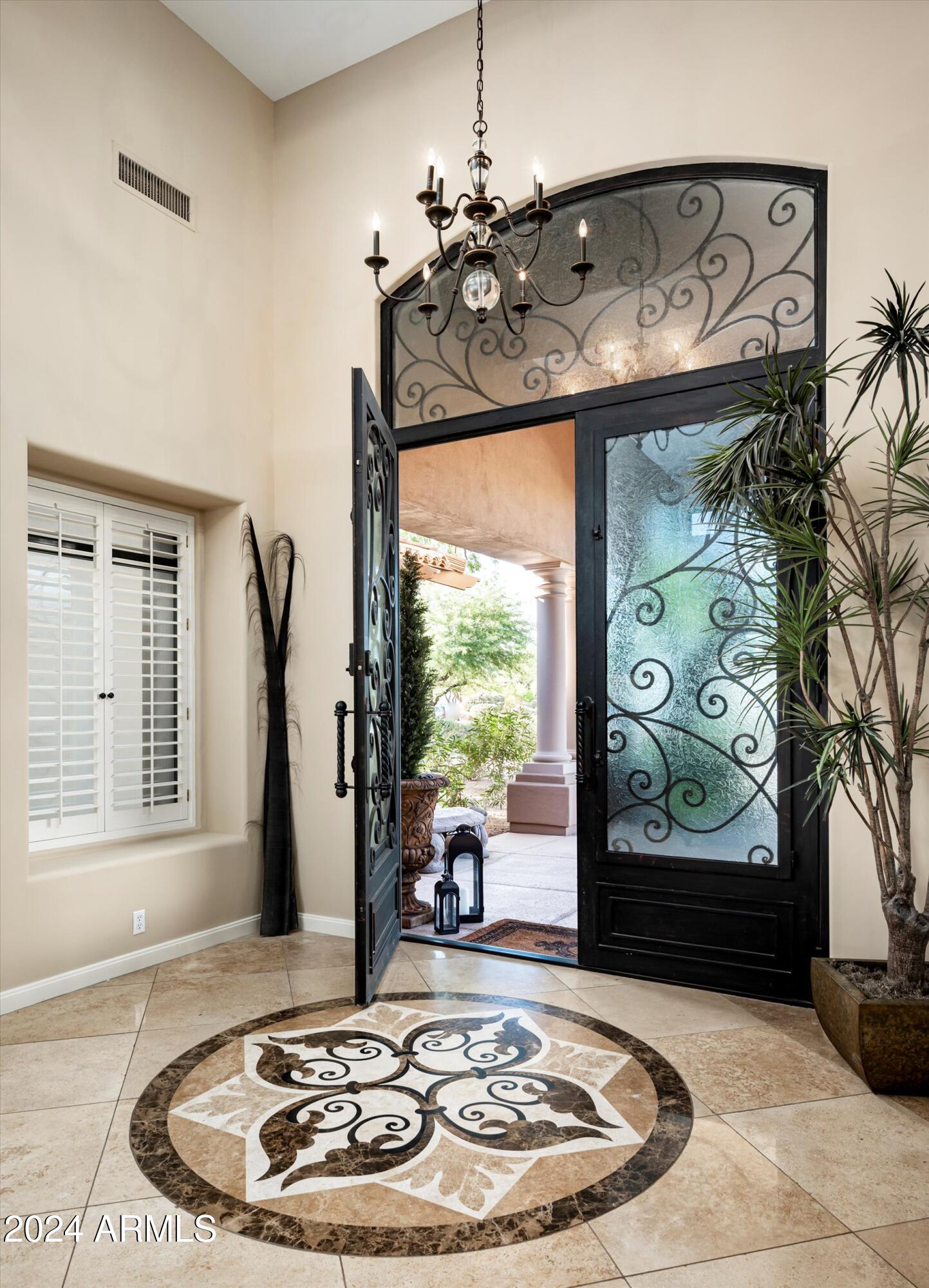 6565 East Stallion Road Paradise Valley, AZ 85253 - Photo 4 of 67 Entry