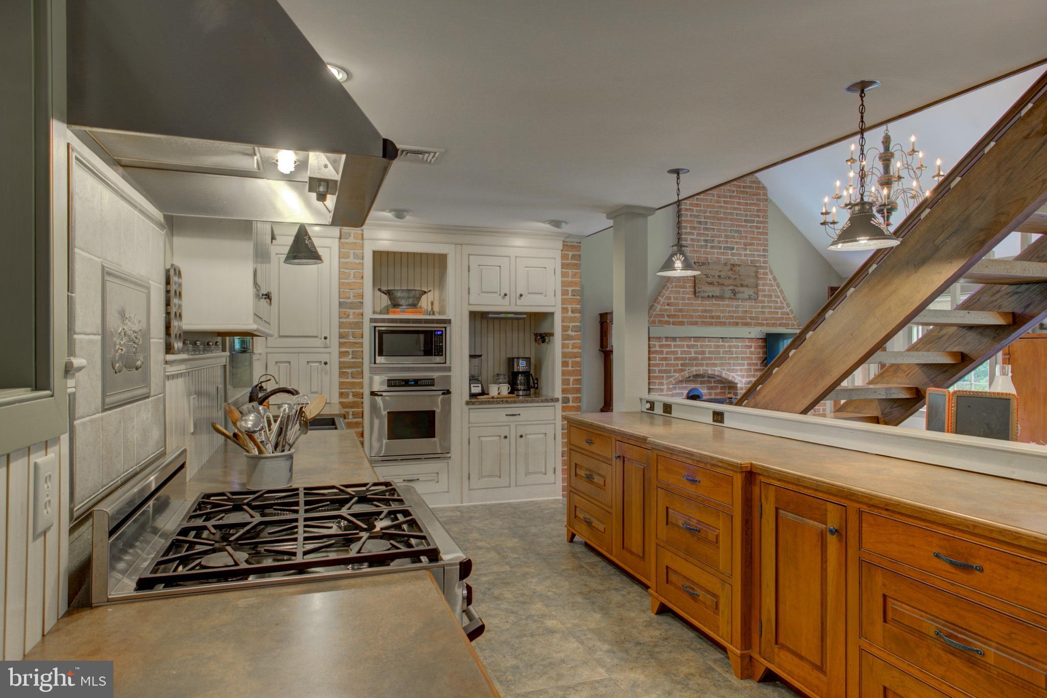 745 Pinkerton Road Mount Joy, PA 17552 - Photo 15 of 103 Kitchen