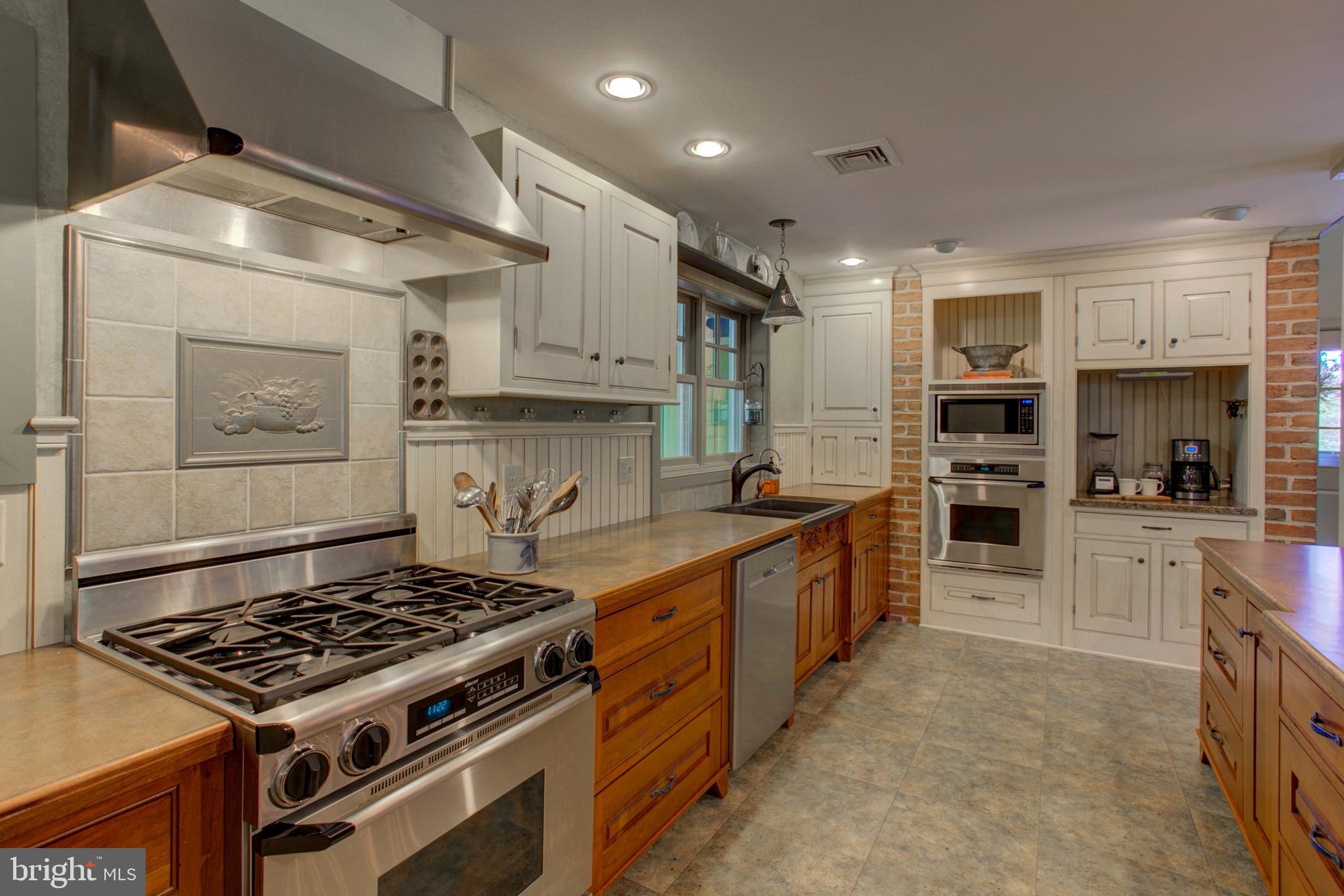 745 Pinkerton Road Mount Joy, PA 17552 - Photo 17 of 103 Kitchen