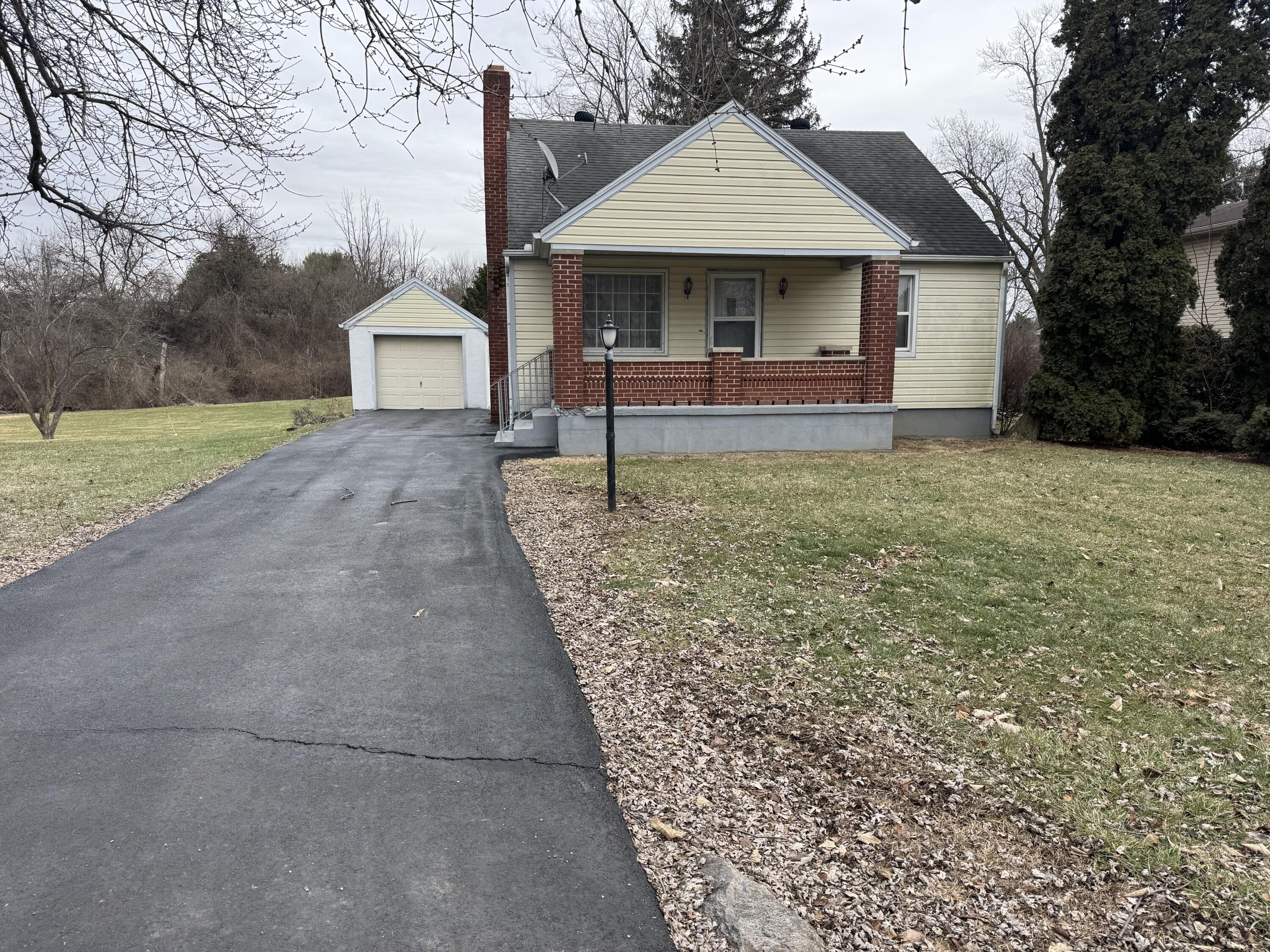 2480 Old Clifton Road Springfield, OH 45502 - Photo 3 of 21