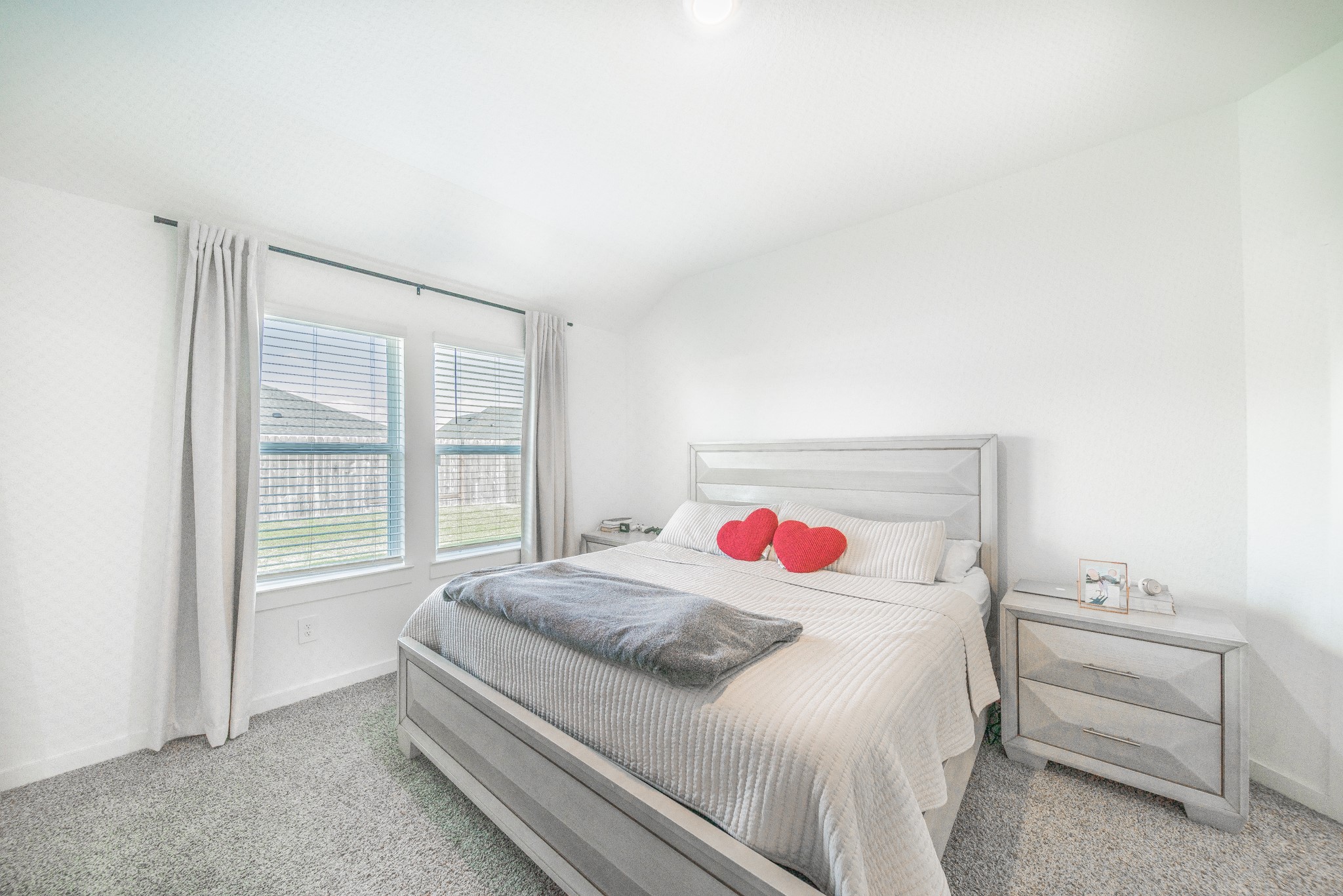 3843 Haydon Rdg Lane Fulshear, TX 77441 - Photo 9 of 36 large primary bedroom