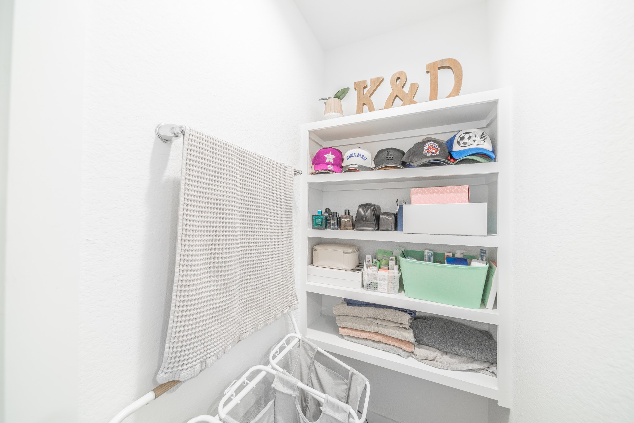3843 Haydon Rdg Lane Fulshear, TX 77441 - Photo 11 of 36 extra counter space in primary bathroom