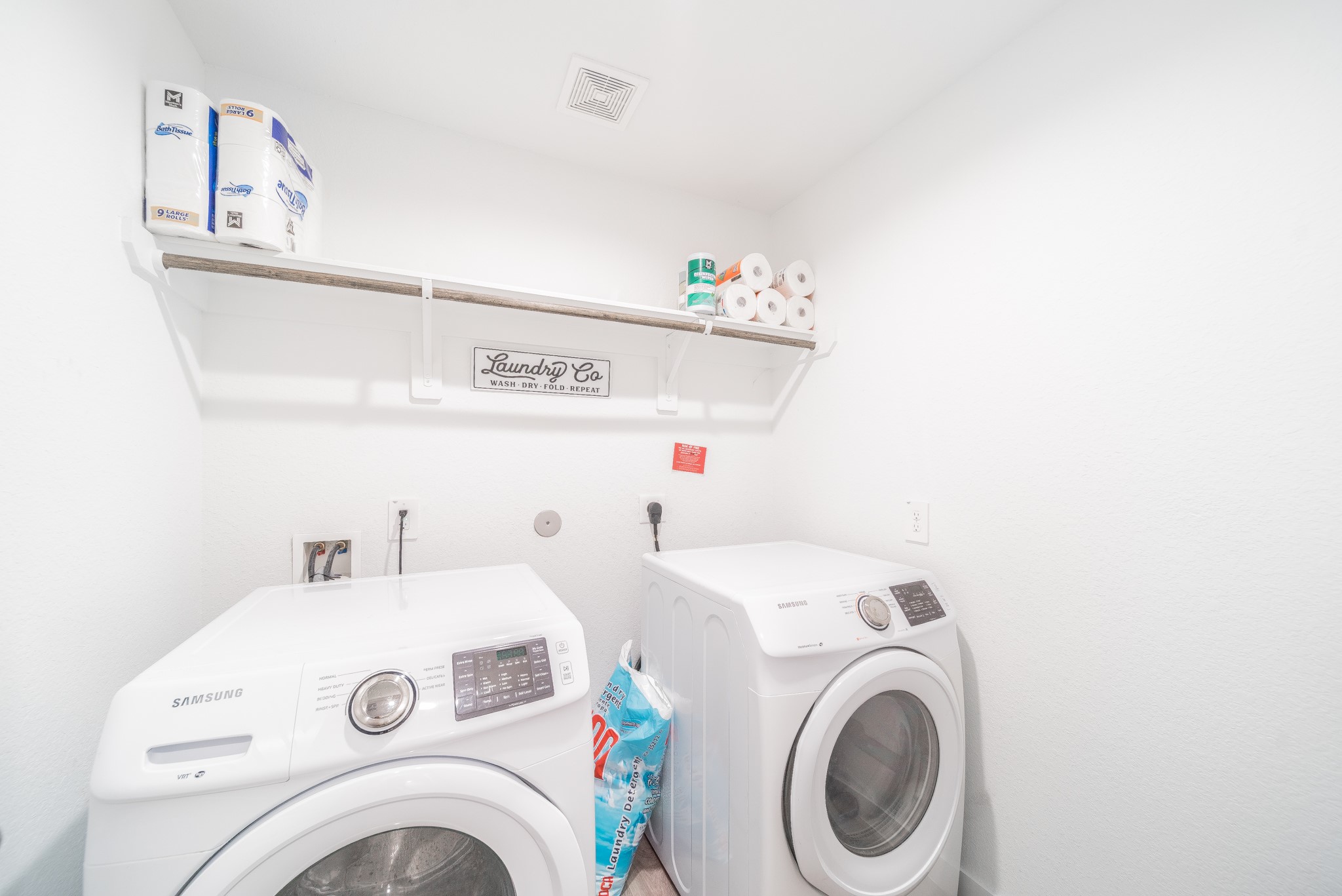 3843 Haydon Rdg Lane Fulshear, TX 77441 - Photo 19 of 36 large utitity room