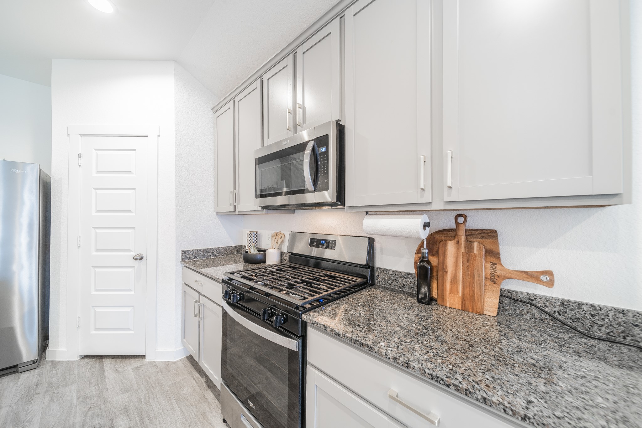 3843 Haydon Rdg Lane Fulshear, TX 77441 - Photo 5 of 36 Gas Range