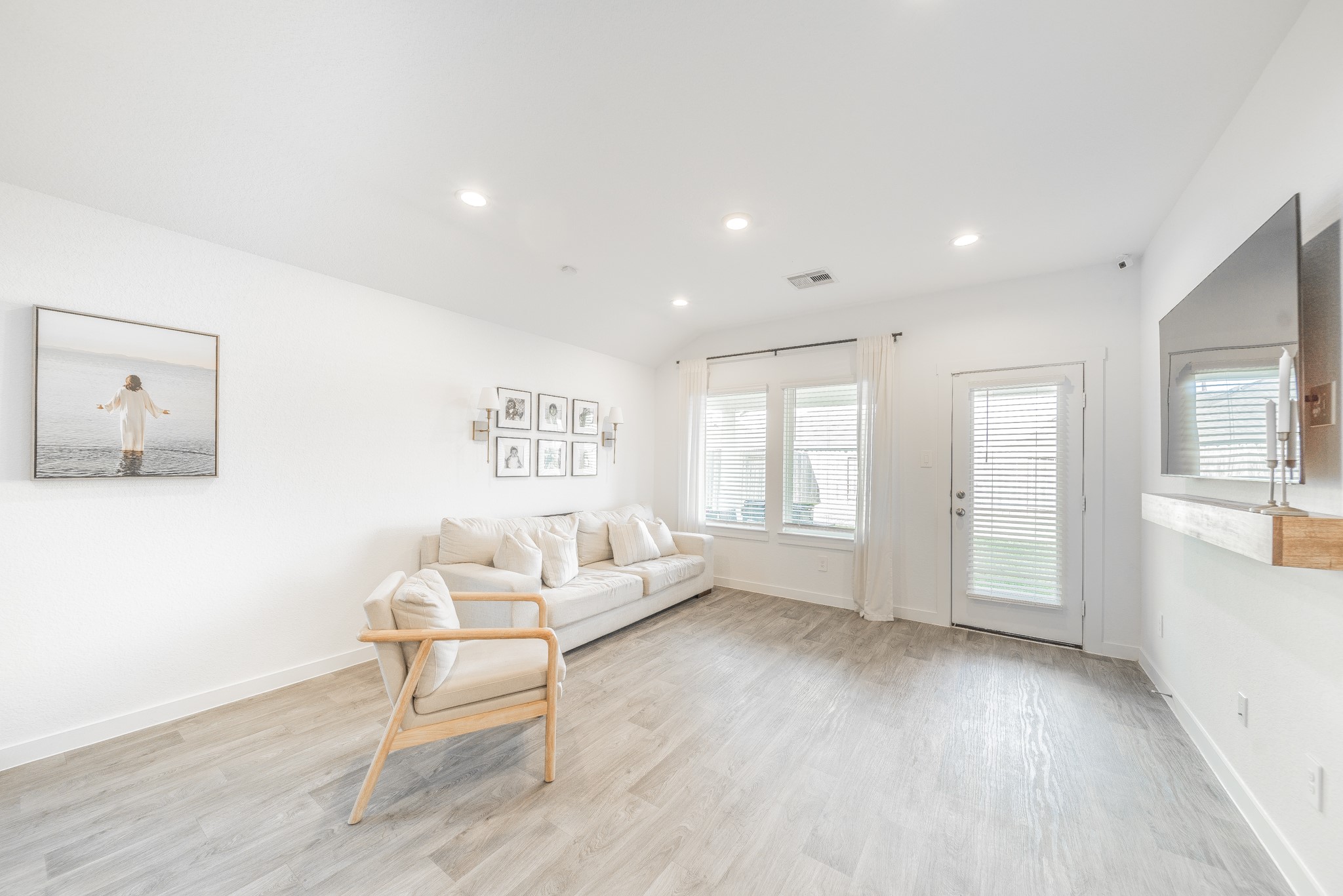 3843 Haydon Rdg Lane Fulshear, TX 77441 - Photo 36 of 36 big open floorplan to family room