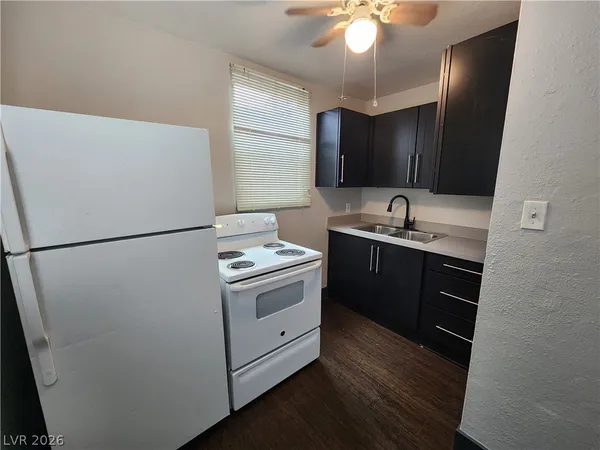 $890 | 311 North 16th Street, Unit 1, Las Vegas, NV 89101