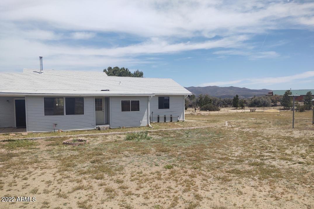 18472 Weaver Mountain Road Peeples Valley, AZ 86332 - Photo 20 of 25 n59
