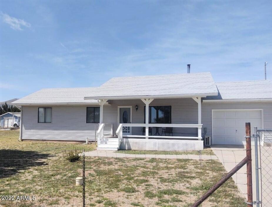 18472 Weaver Mountain Road Peeples Valley, AZ 86332 - Photo 3 of 25 nancy pic 3