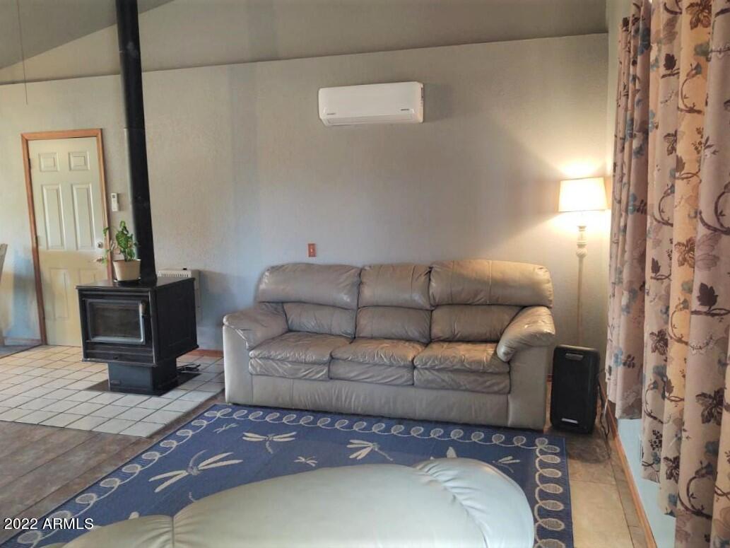 18472 Weaver Mountain Road Peeples Valley, AZ 86332 - Photo 10 of 25 n29