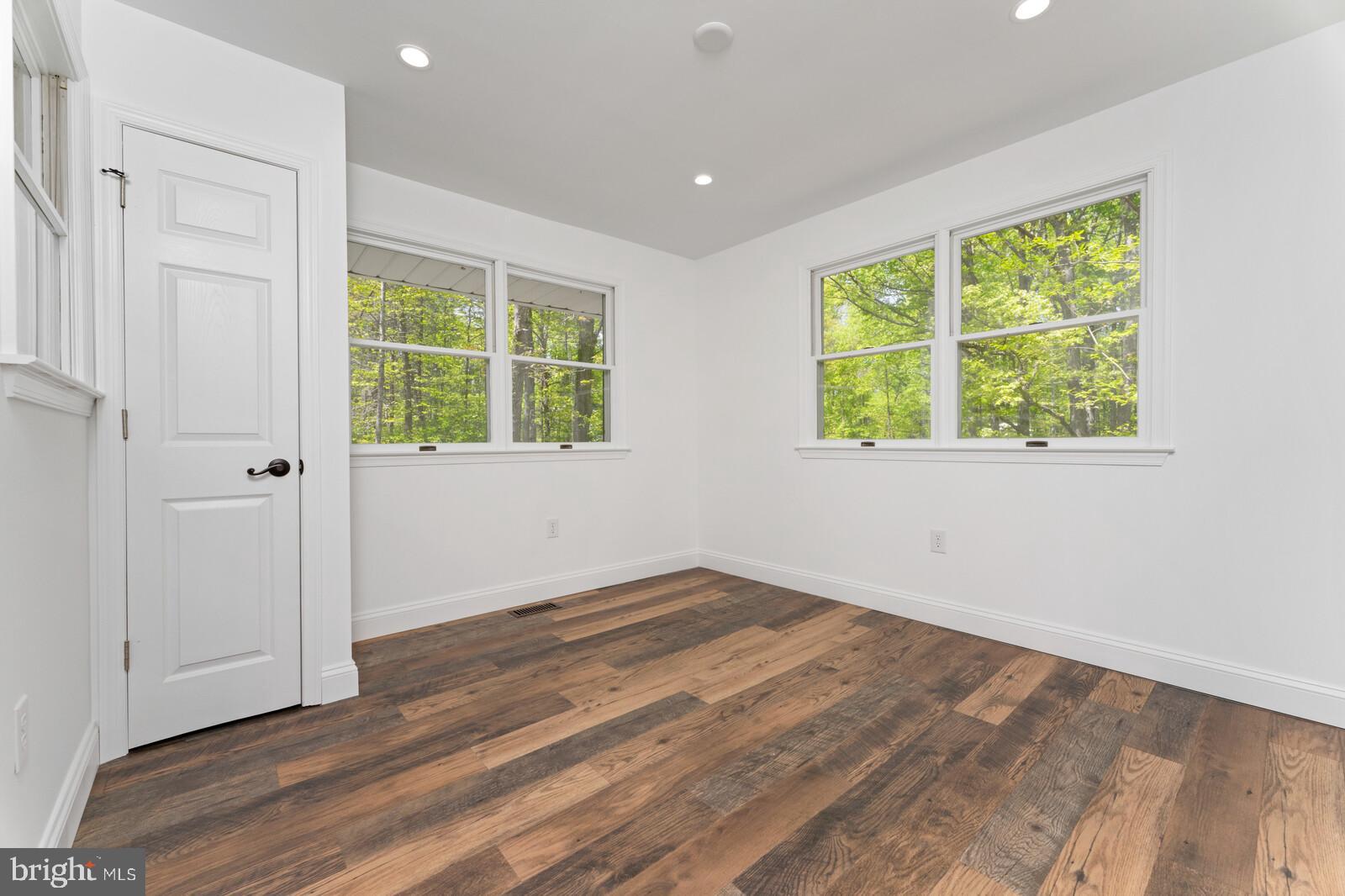 12261 Old Mill Road Midland, VA 22728 - Photo 14 of 39 Gallery Image 14