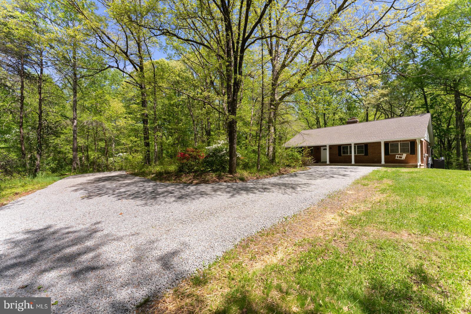 12261 Old Mill Road Midland, VA 22728 - Photo 5 of 39 Gallery Image 5