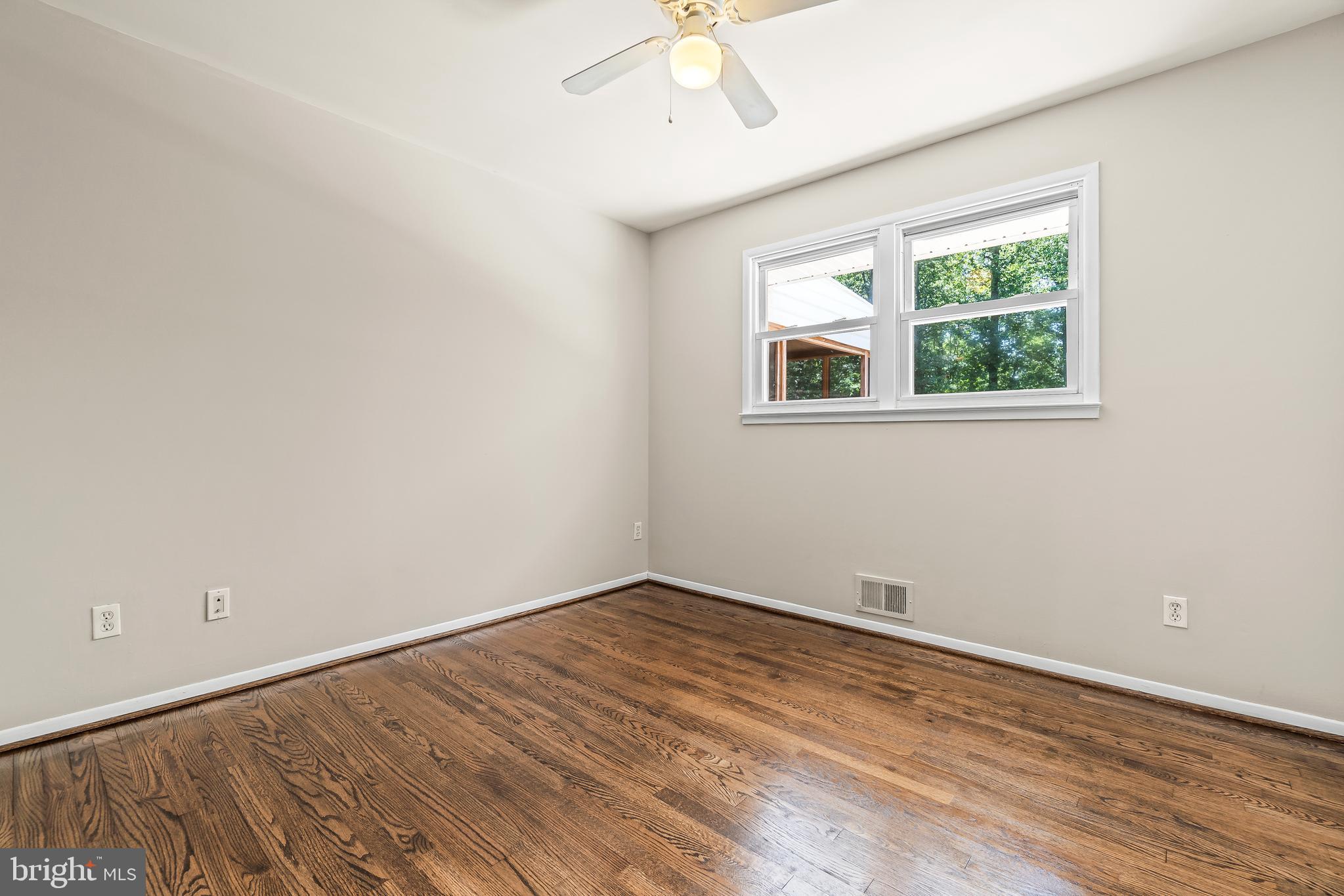 5306 Ravensworth Road Springfield, VA 22151 - Photo 11 of 36