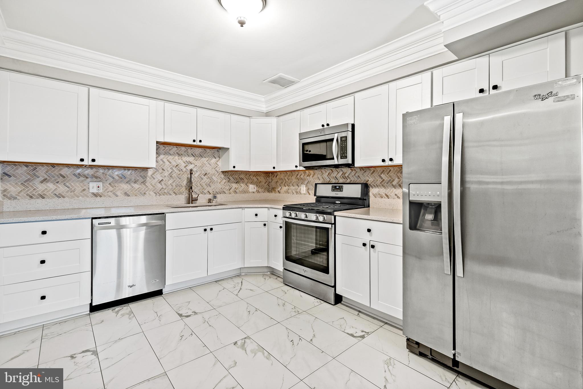 5306 Ravensworth Road Springfield, VA 22151 - Photo 4 of 36