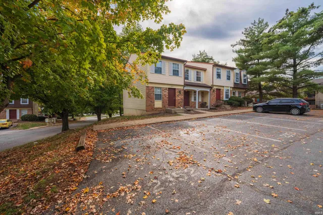 $135,000 | 2352 South Burberry Lane, Bloomington, IN 47401