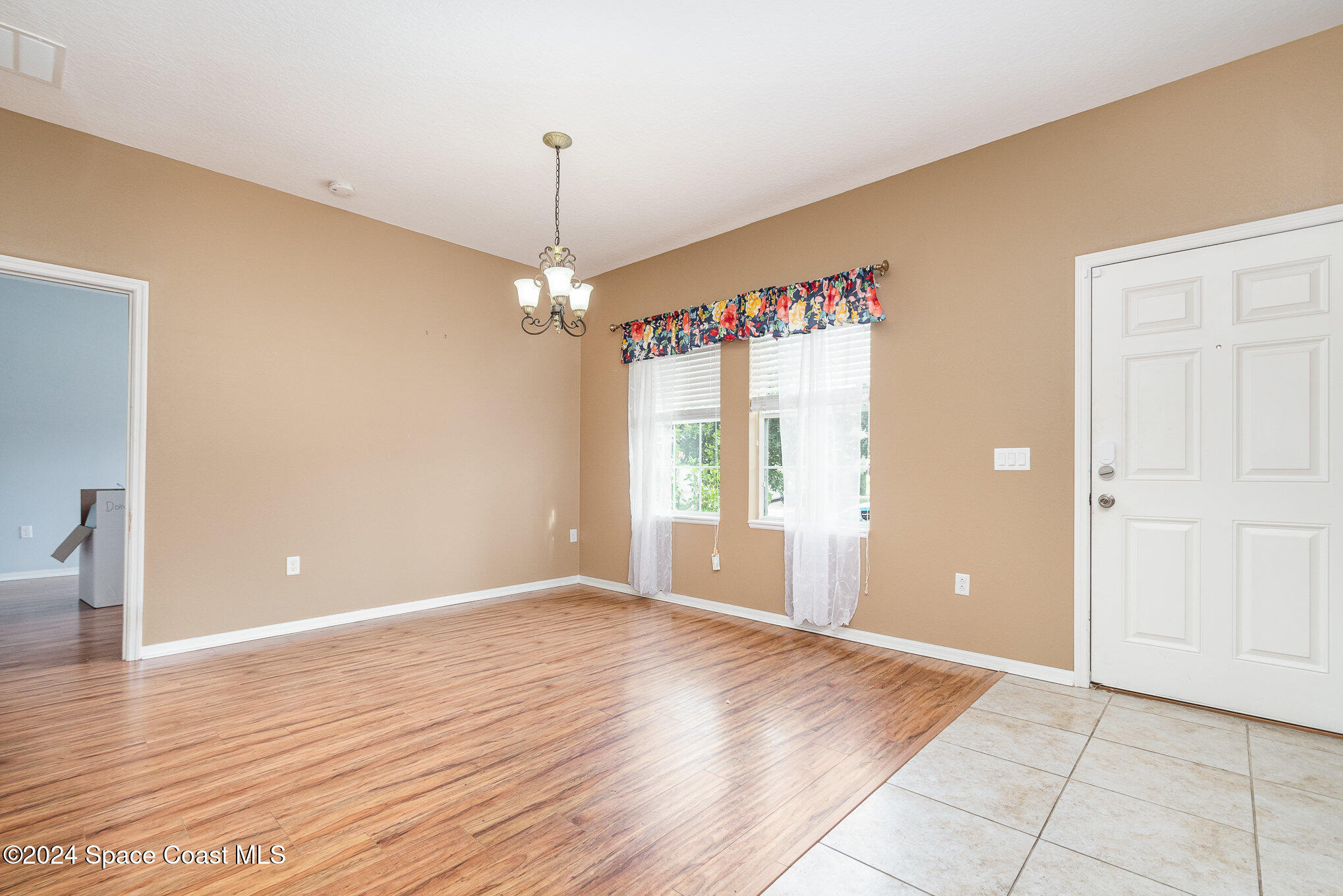 203 West Fiesta Key Loop DeLand, FL 32720 - Photo 5 of 30 005_file_902