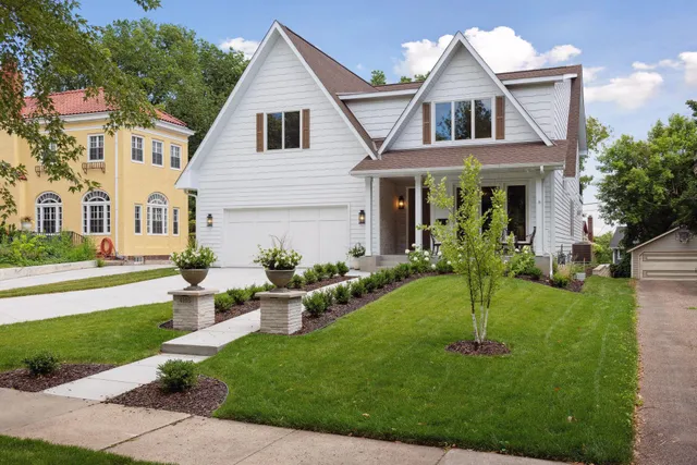 $2,400,000 | 4128 West 45th Street, Edina, MN 55424