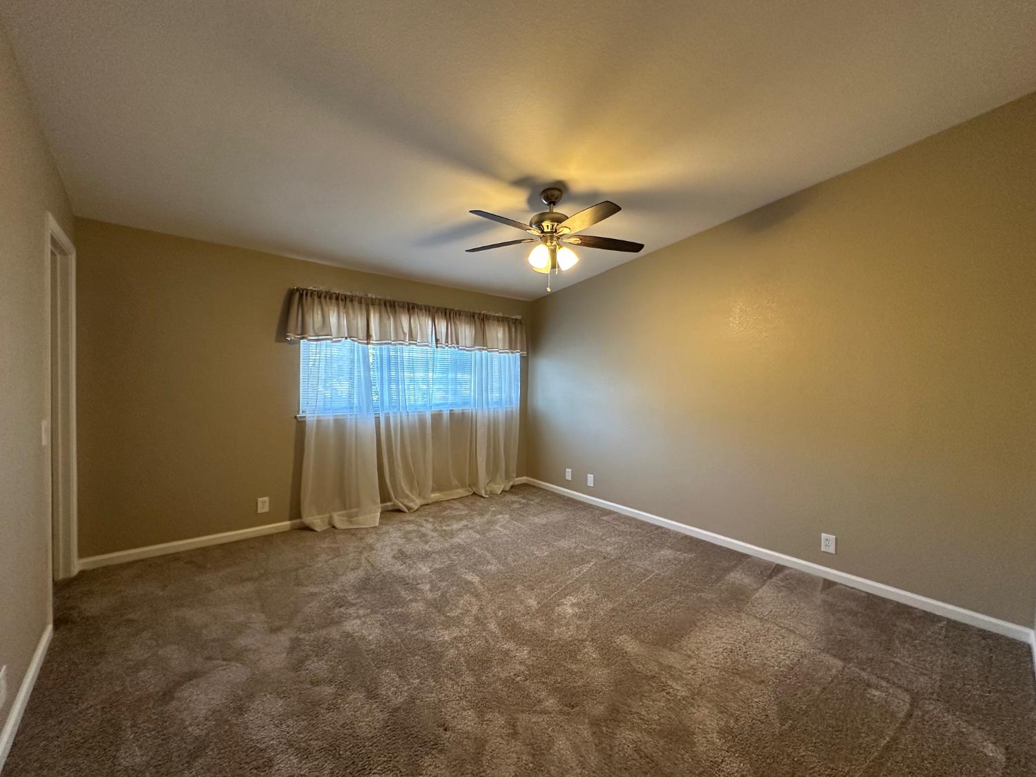 7802 Hampton Lane Citrus Heights, CA 95610 - Photo 15 of 22