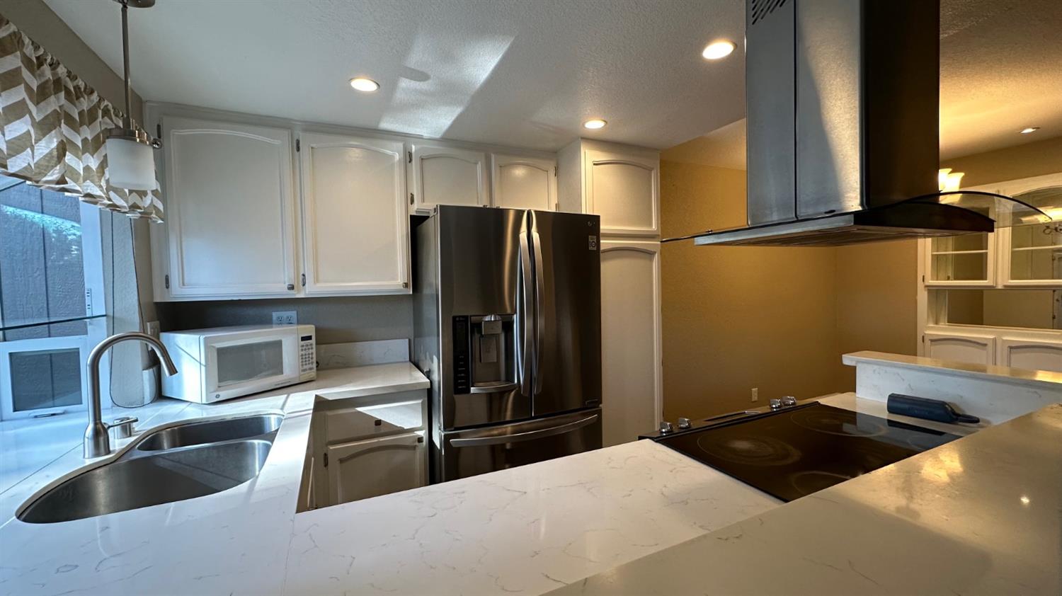 7802 Hampton Lane Citrus Heights, CA 95610 - Photo 5 of 22