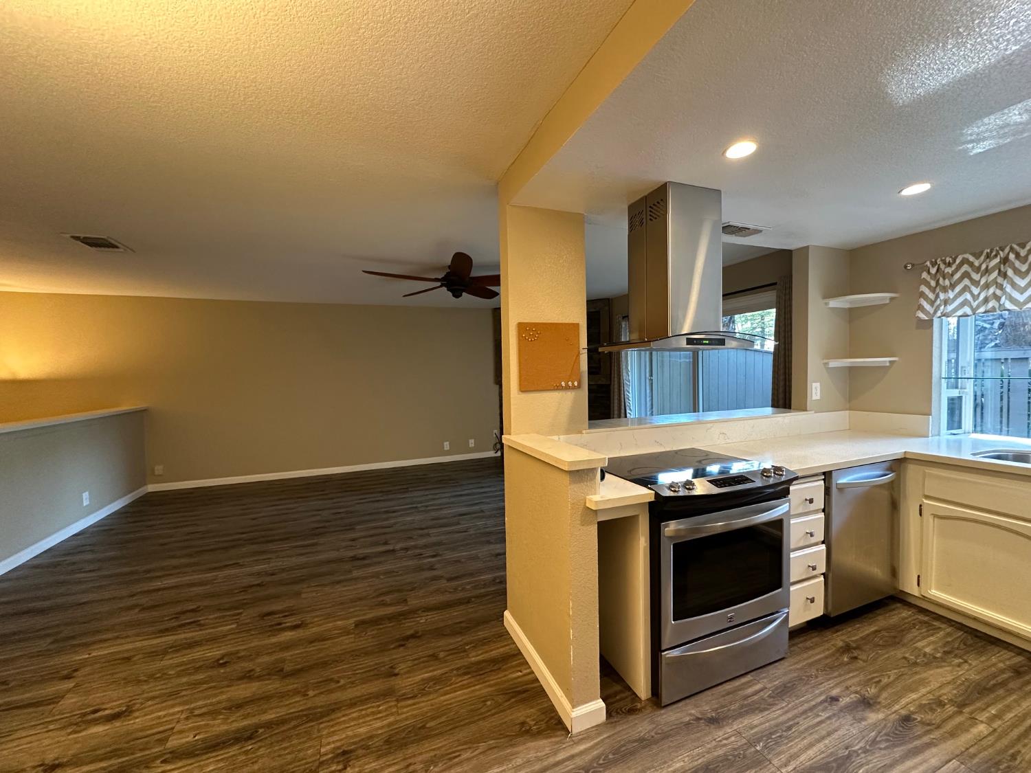 7802 Hampton Lane Citrus Heights, CA 95610 - Photo 7 of 22