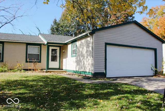 $230,000 | 916 Waring Drive East, Indianapolis, IN 46229